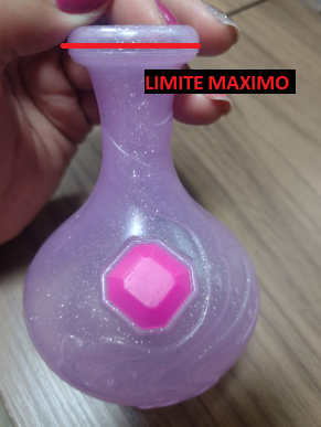 Uma imagem contendo pessoa, no interior, rosa, escova de dentes

Descrição gerada automaticamente